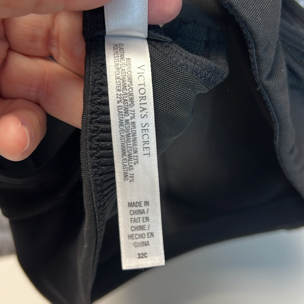 Victoria's Secret's Sport bra - Picture 6 of 9